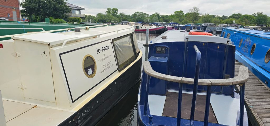Discover the Joy of Last Minute Holidays with Warwickshire Narrow Boat Hire